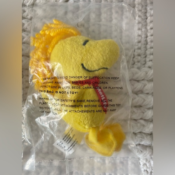 Peanuts Snoopy, Linus, Woodstock MetLife Plush Toys - Picture 8 of 9